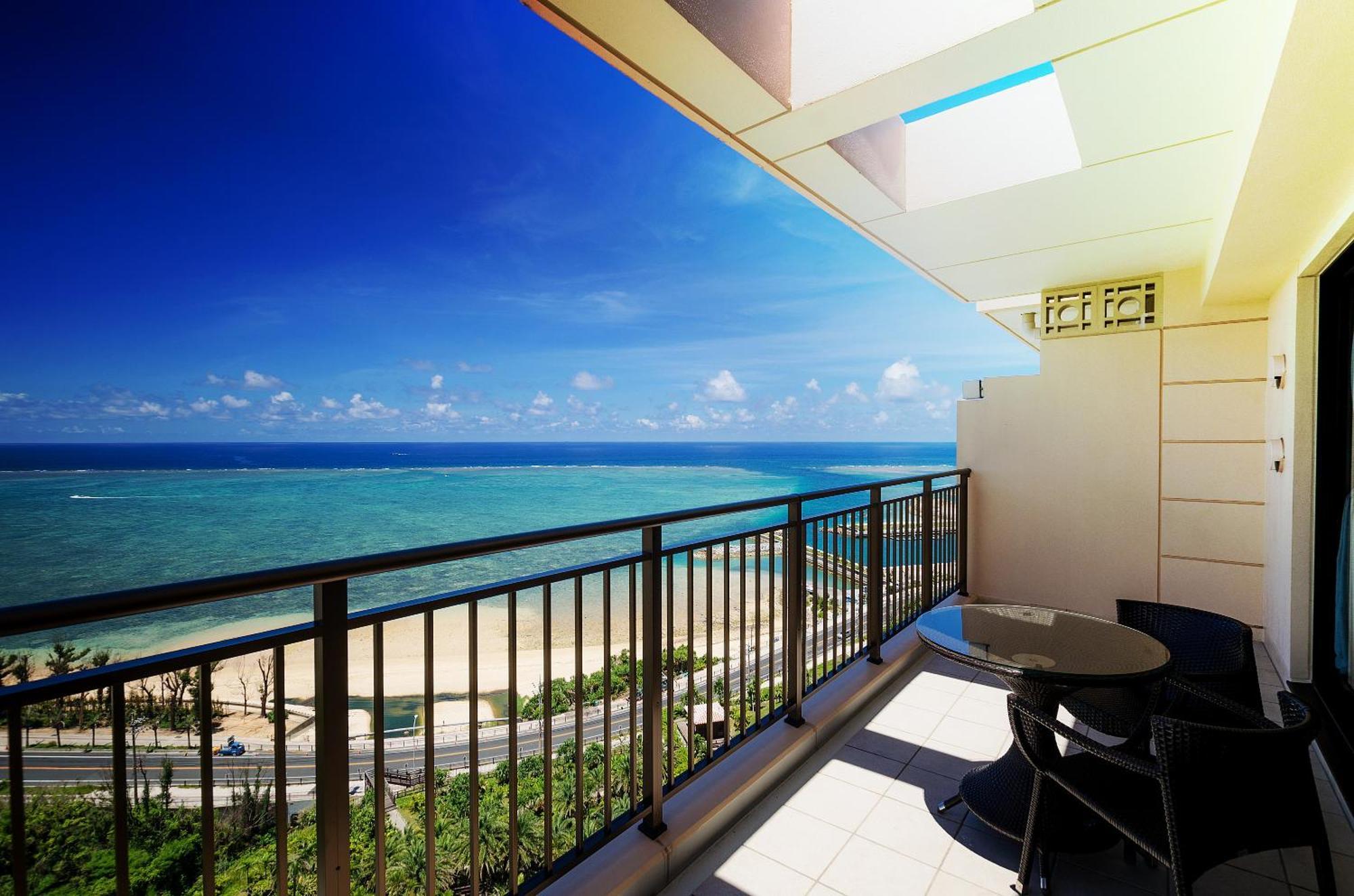 Kafuu Resort Fuchaku Condo Hotel Онна Экстерьер фото