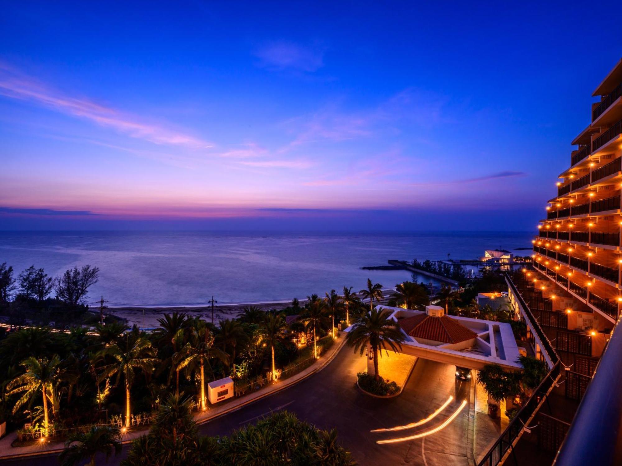 Kafuu Resort Fuchaku Condo Hotel Онна Экстерьер фото